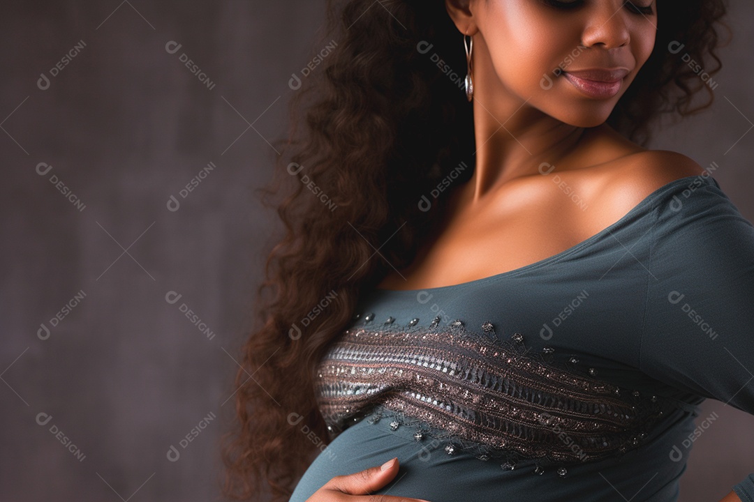 Linda mulher morena grávida