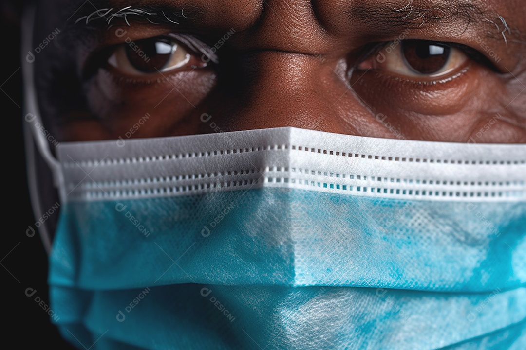 Homem com olhos zangados usando mascara