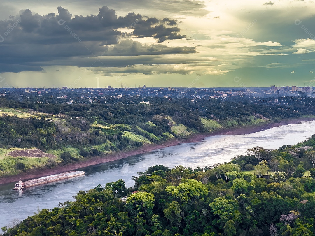 Rio foz iguaçu e floresta