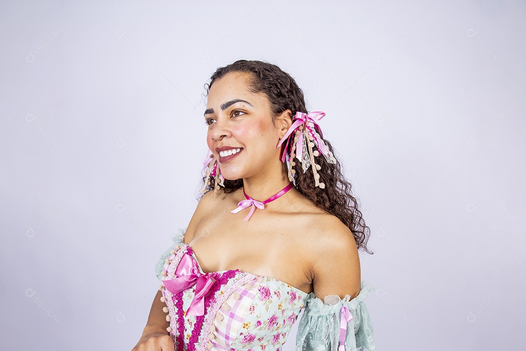 Mulheres usando trajes de Festa Junina