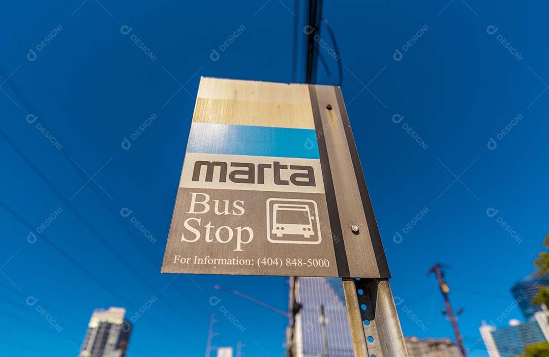 Placa do sistema de transporte público com a sigla MARTA