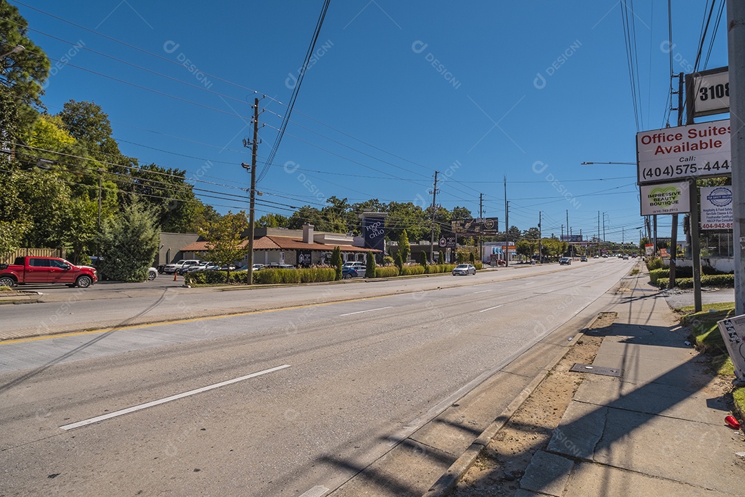 Ruas e avenidas de Atlanta num dia de verão