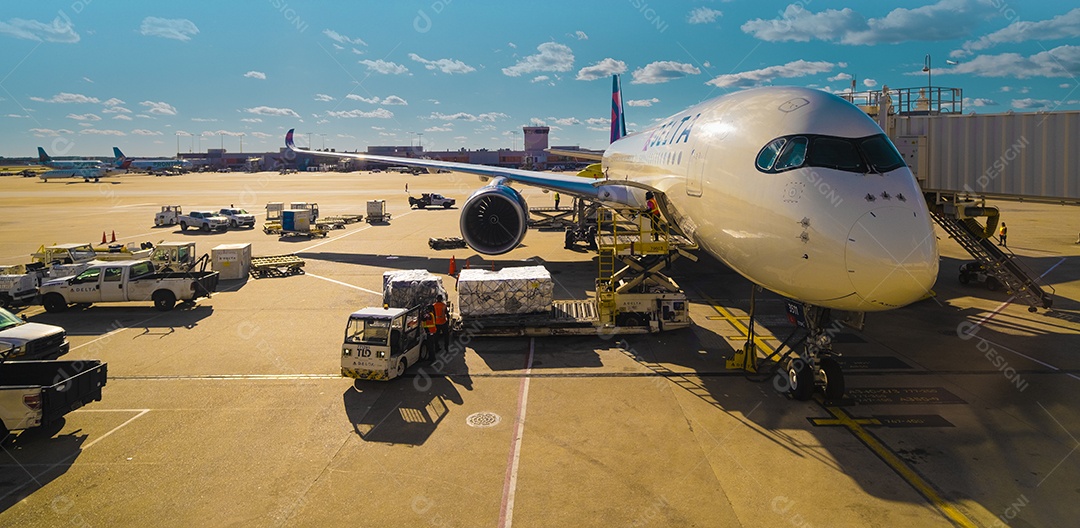 Aviões no aeroporto central de Atlanta