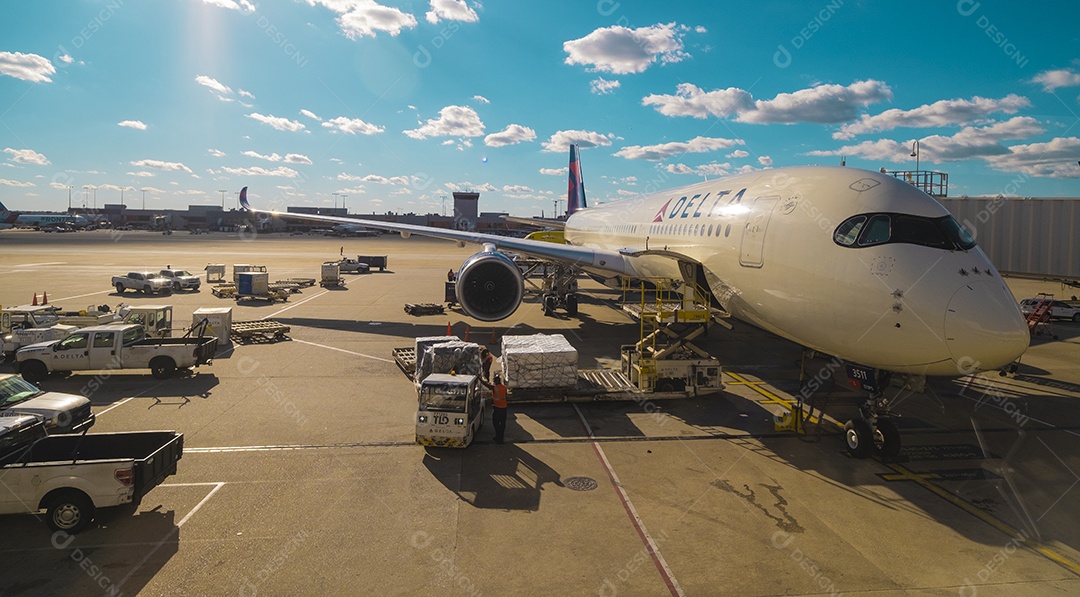 Aviões no aeroporto central de Atlanta