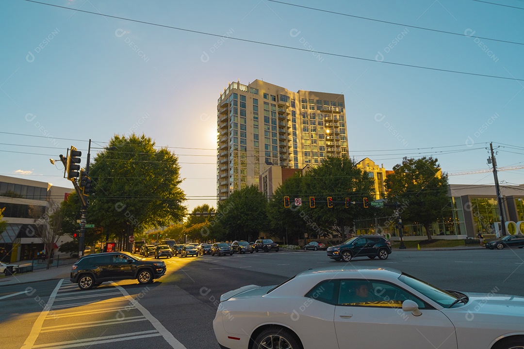 Arranha-céu de vidro no centro financeiro de Atlanta