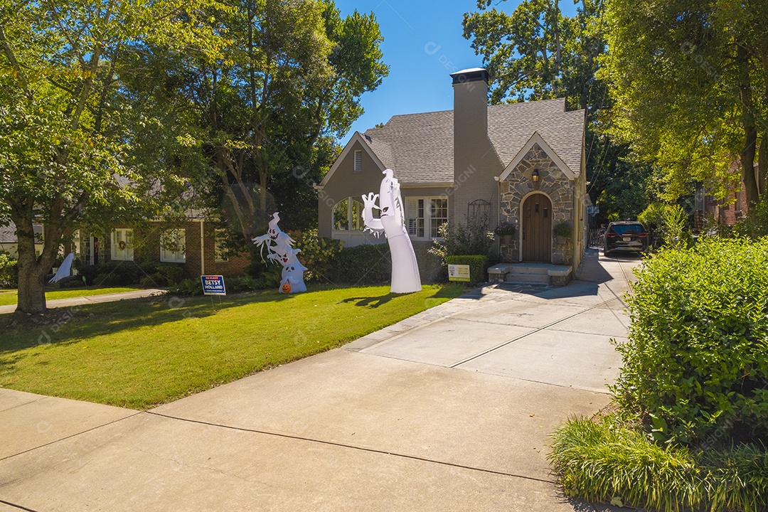 Ruas e casas no subúrbio de Atlanta