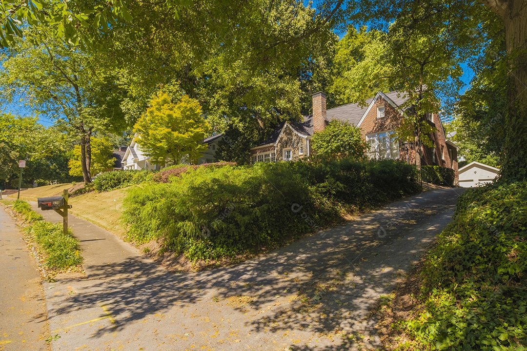 Ruas e avenidas de Atlanta num dia de verão