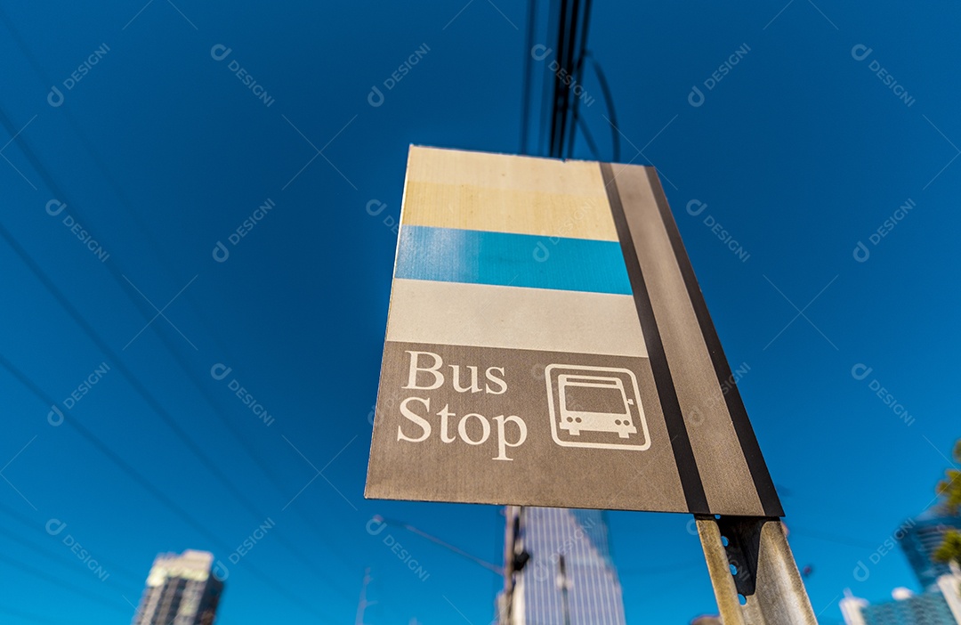 Placa do sistema de transporte público com a sigla MARTA