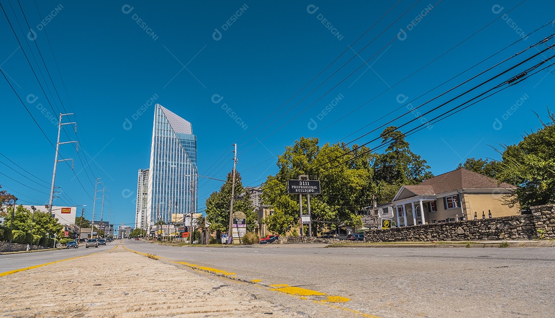 Ruas e avenidas de Atlanta num dia de verão