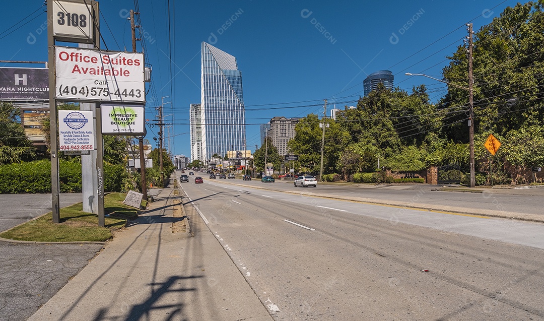 Ruas e avenidas de Atlanta num dia de verão