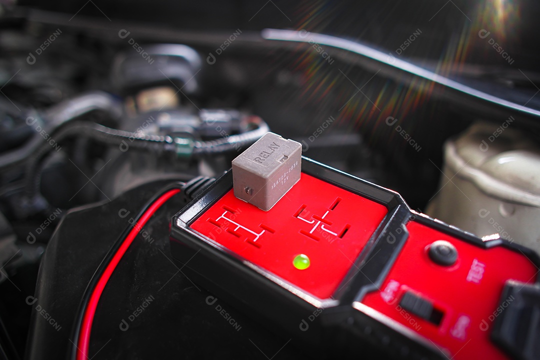 Teste de relé de carro com um testador