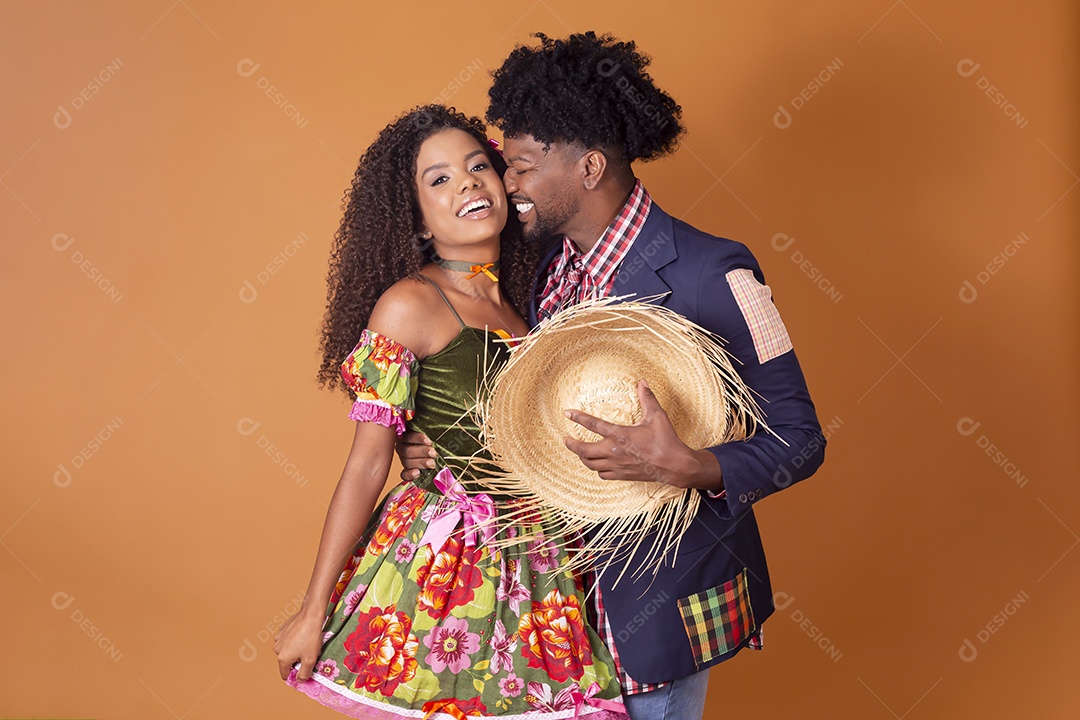 Casal bem agarrado vestidos para quadrilha junina