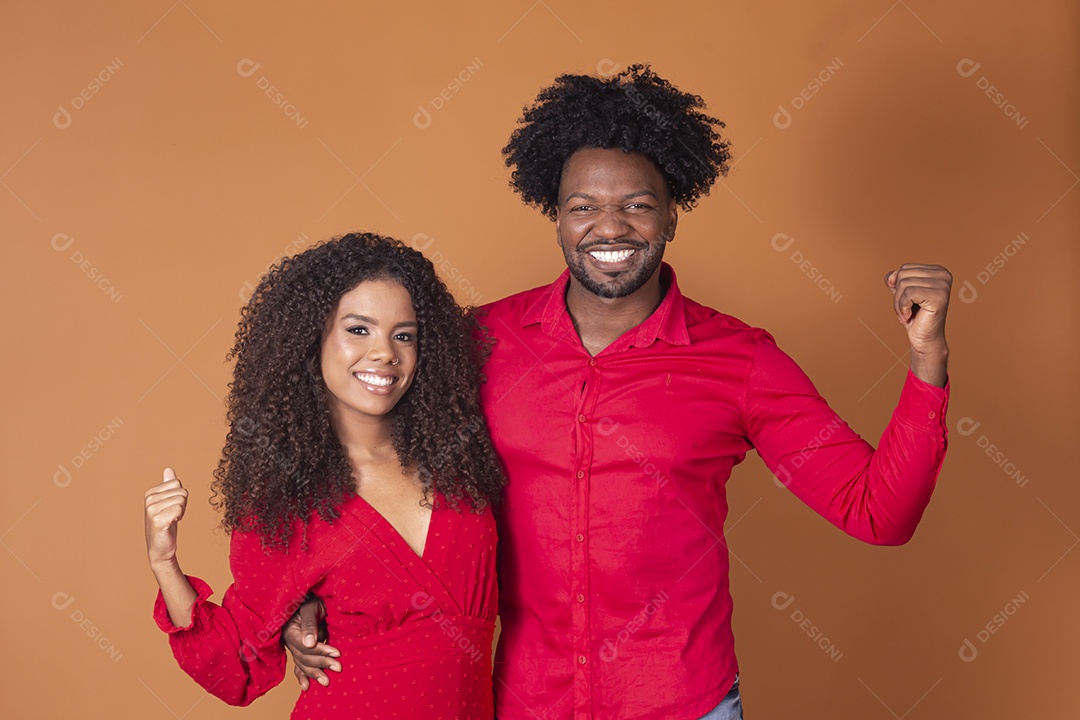 Casal lindo simbolizando casal fitness