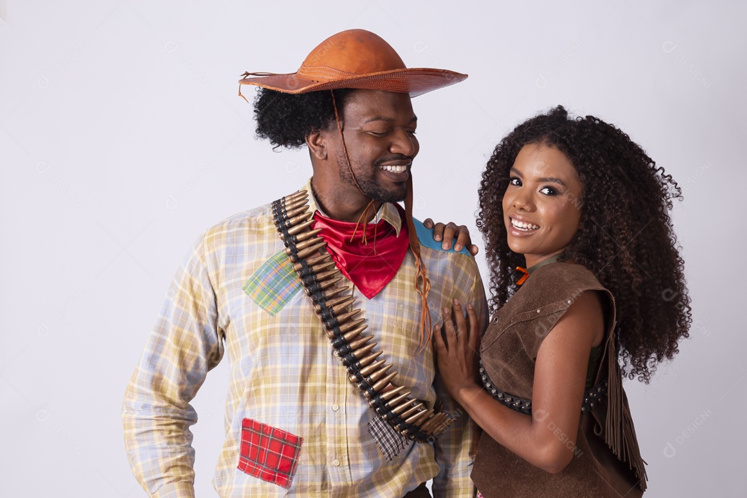 Casal trajado para festa junina maria bonita e lampião