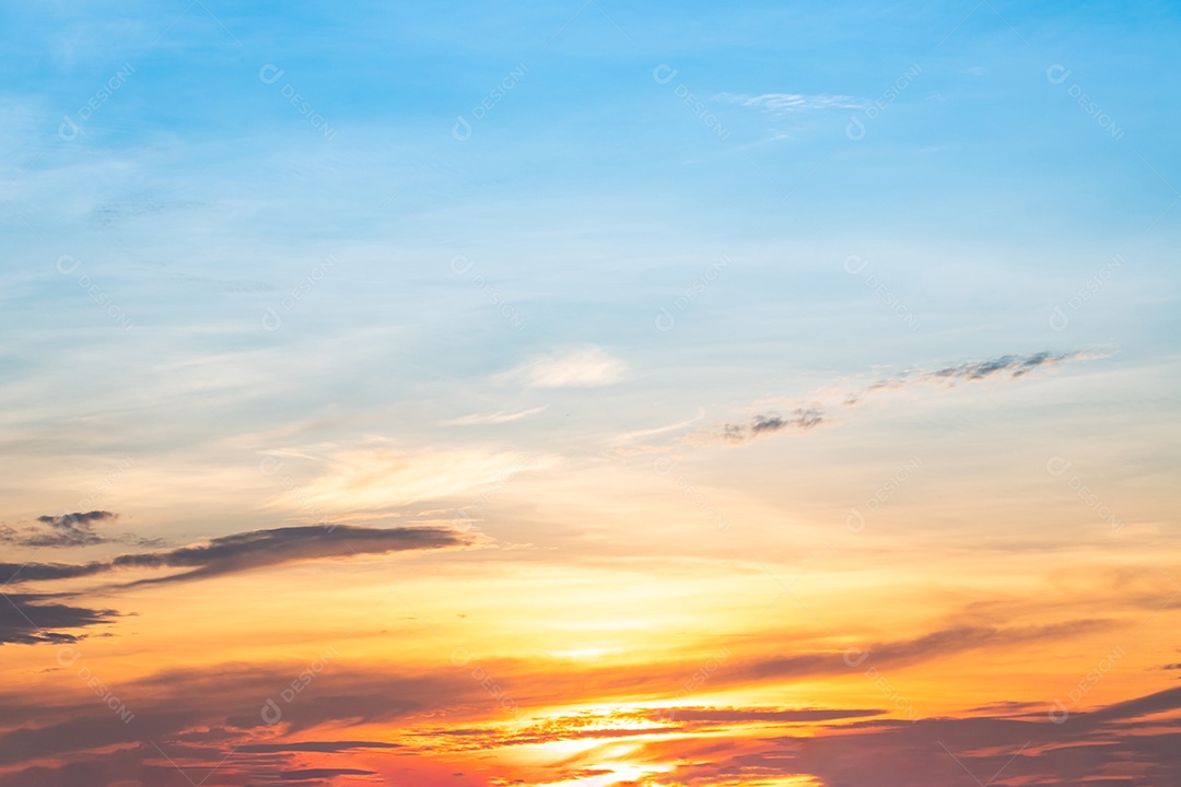 Céu lindo ao entardecer