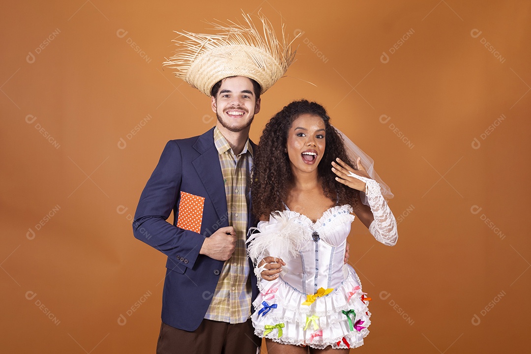 Casal de noivos juninos para festa de são joão