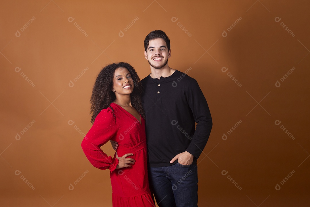 Casal fofo de jovem namorados