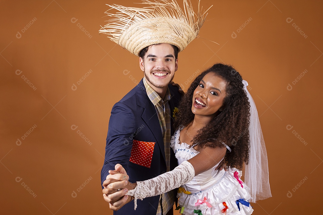 Linda garota trajada para quadrilha de são joão