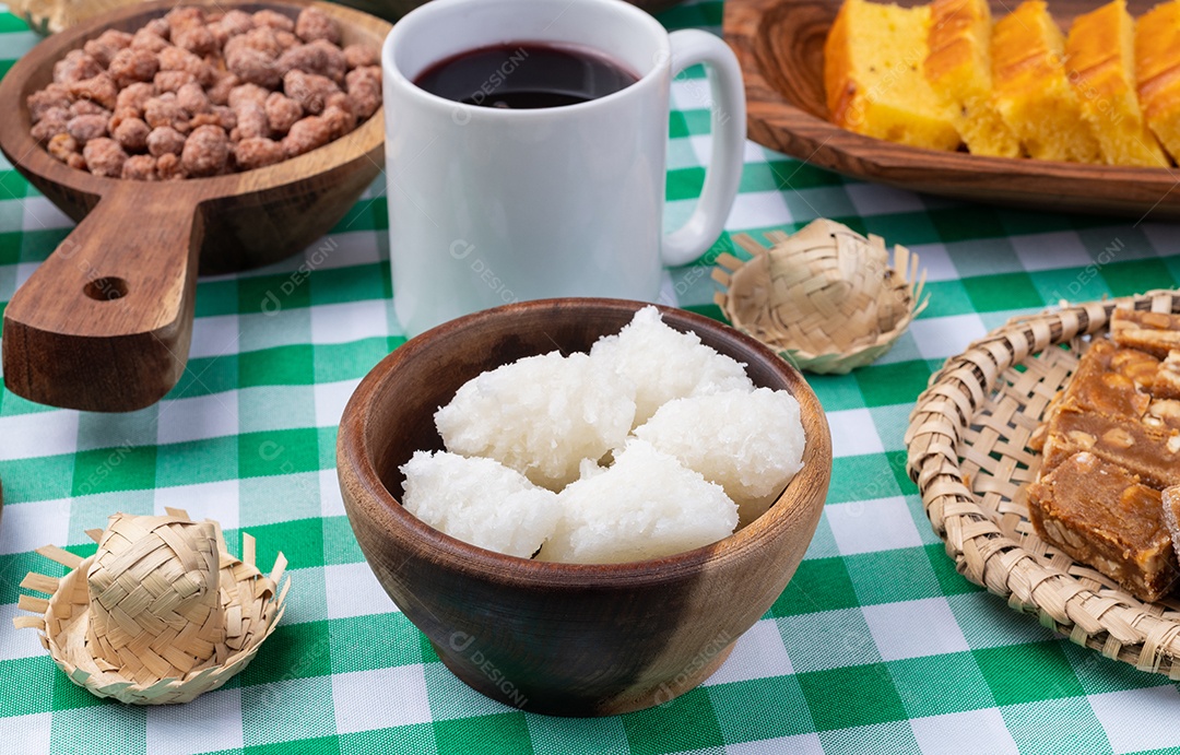 Deliciosa garnições de comida juninas