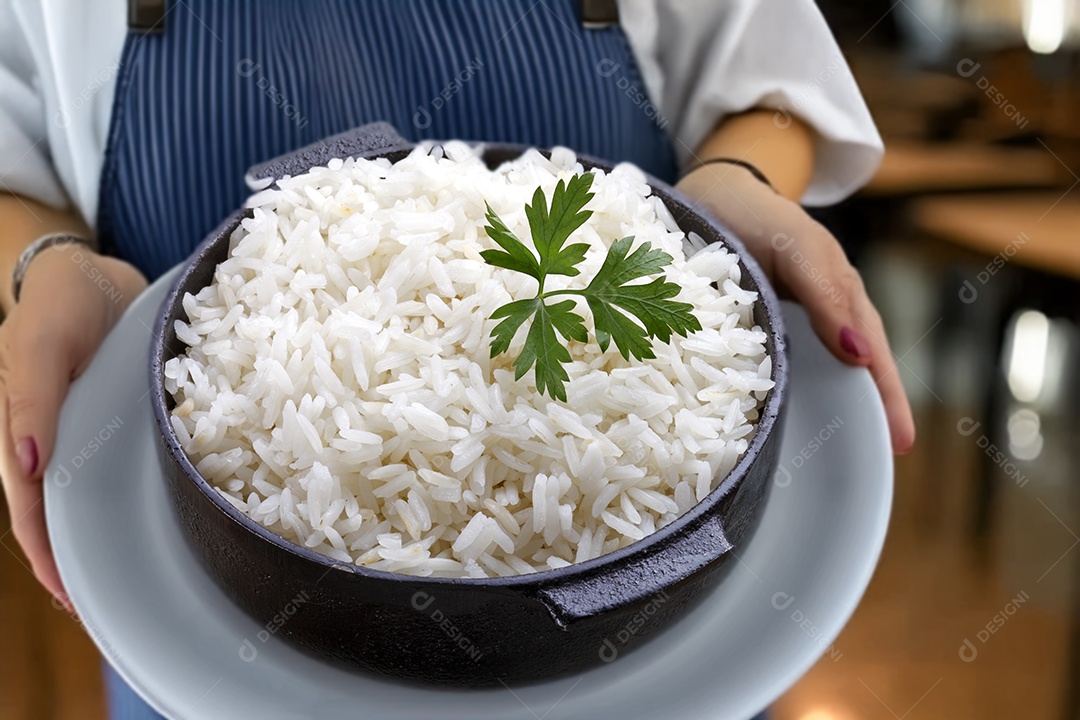 Arroz branco com cheiro verde