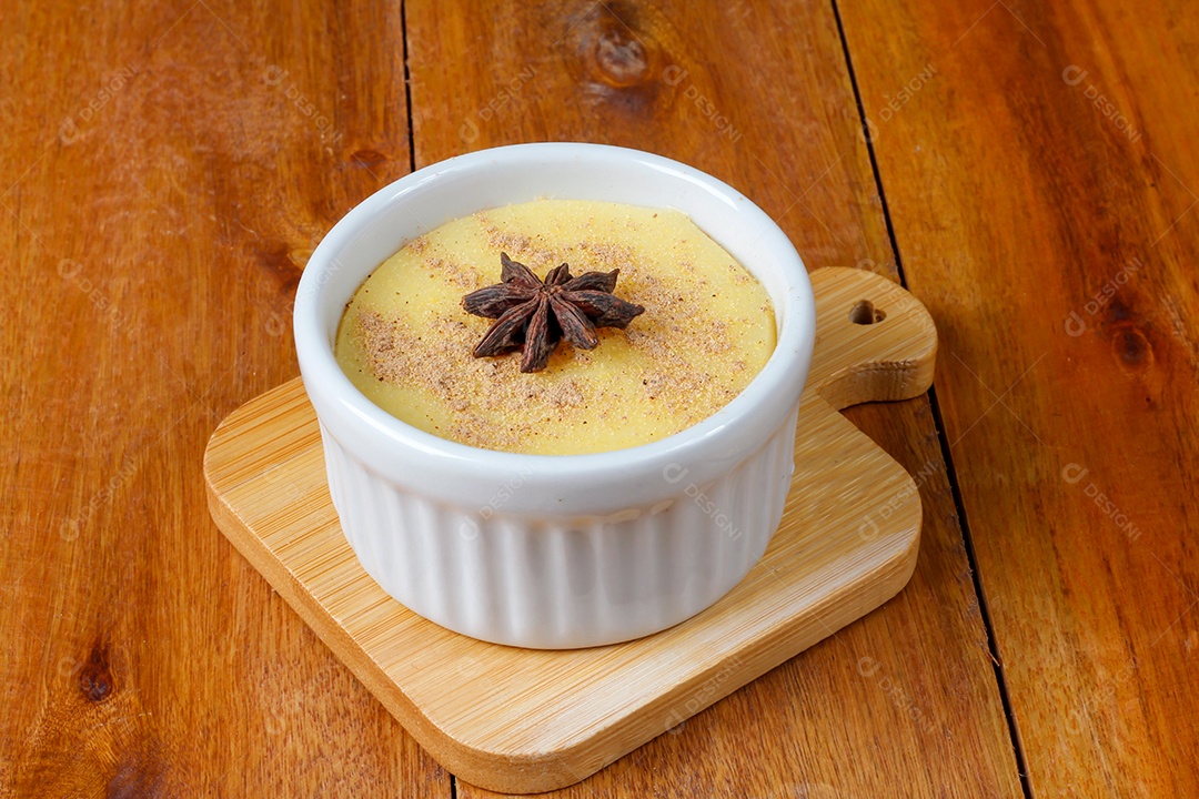 Curau de milho caseiro com canela