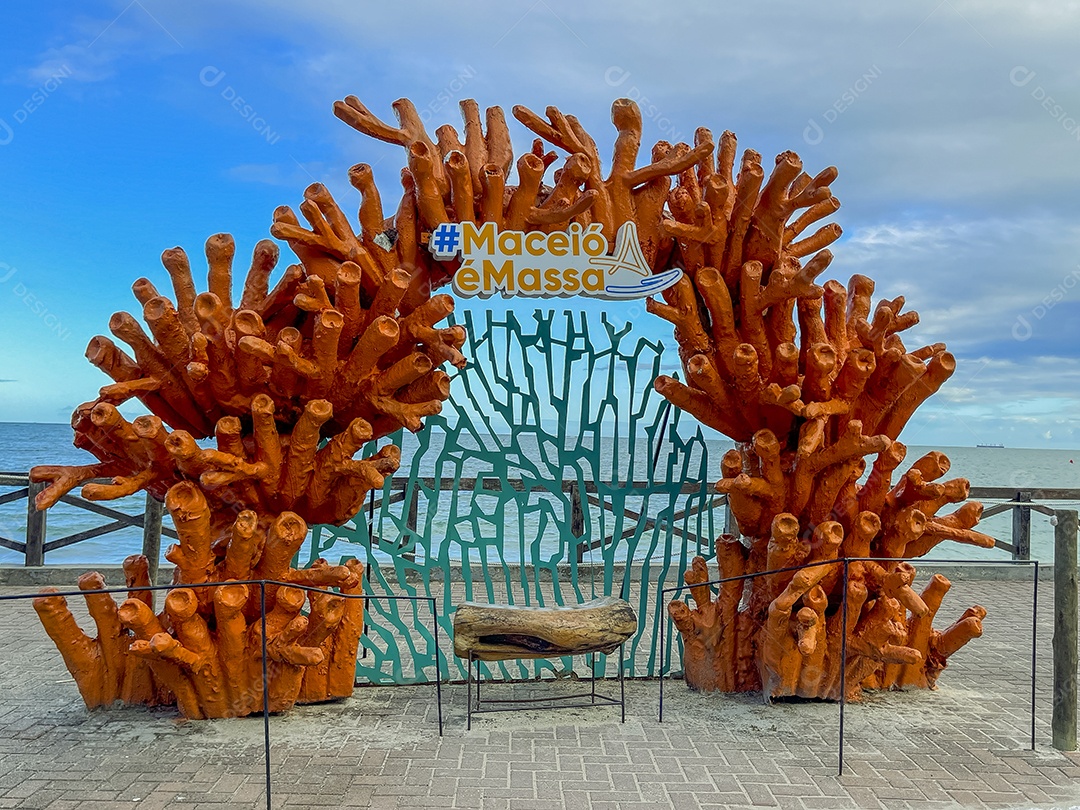 Lugares turístico sobre beira praia