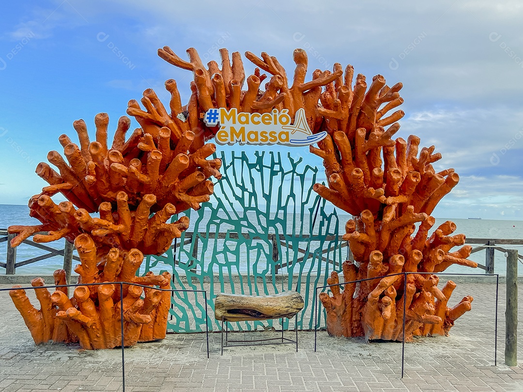 Lugares turístico sobre beira praia