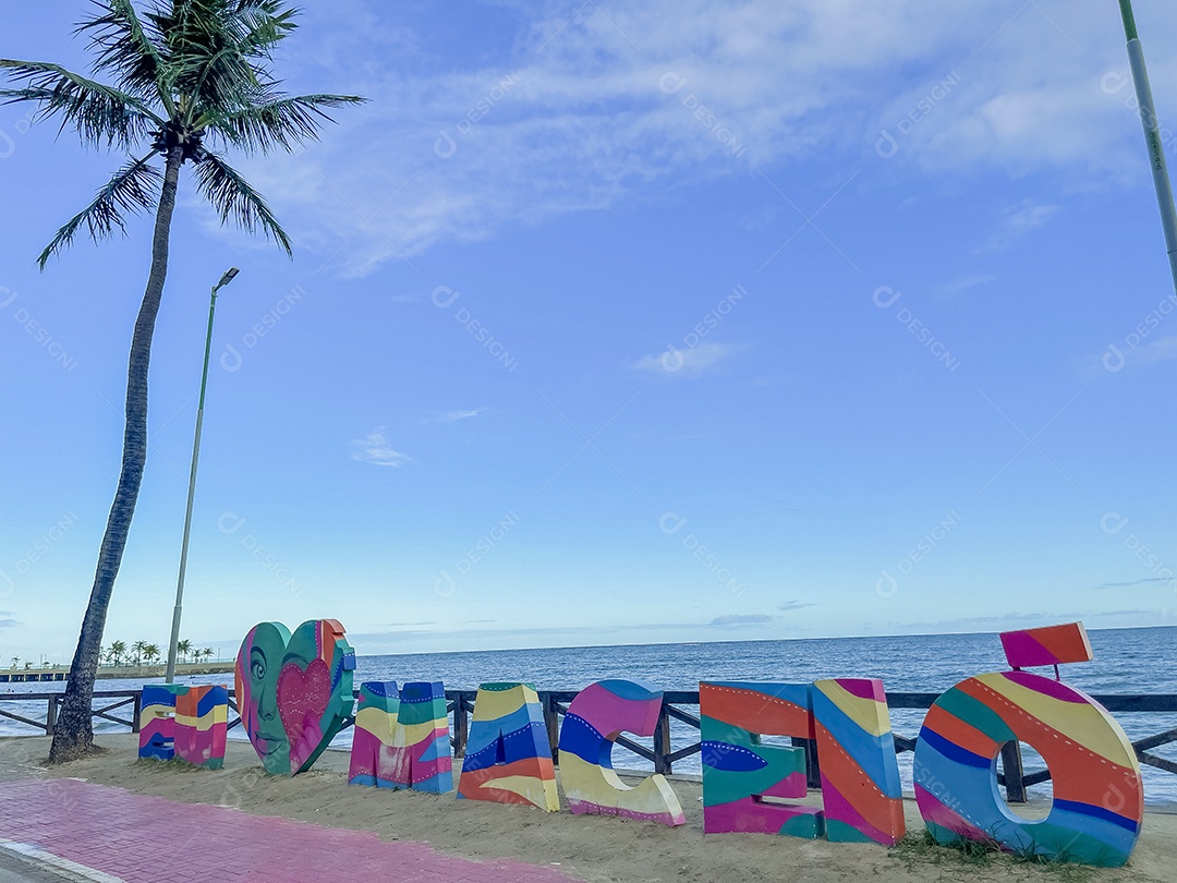 Lugares turístico sobre beira praia