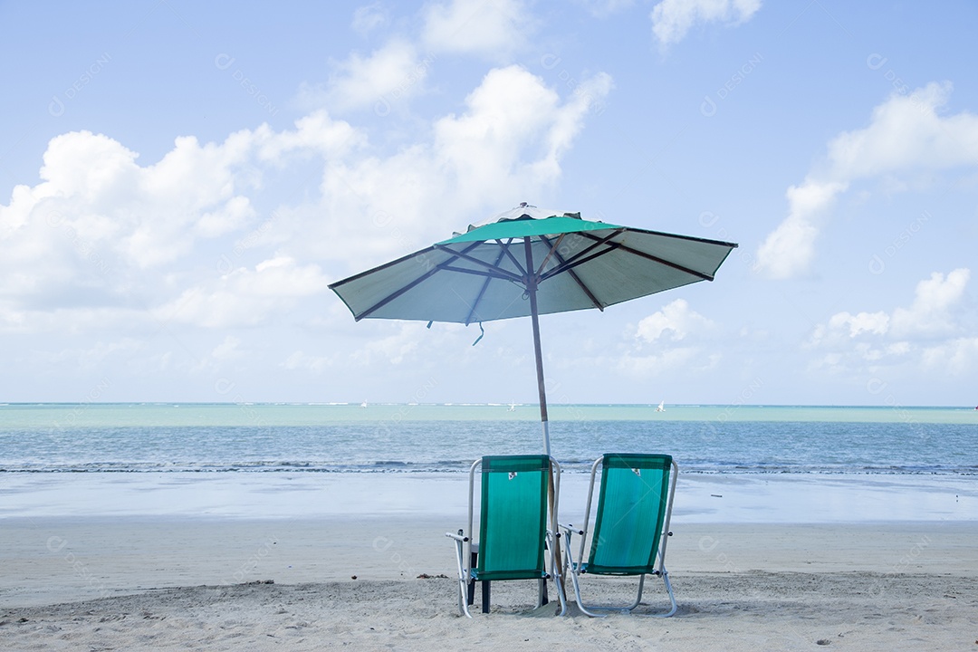 Linda paisagem praia deserta