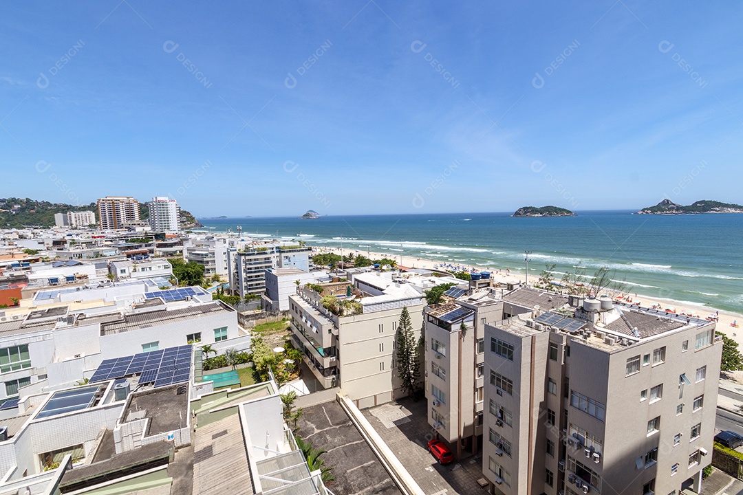 Vista da praia da Barra da Tijuca no Rio de Janeiro