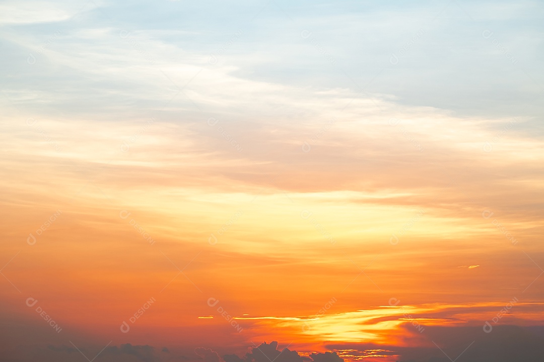 Céu lindo ao entardecer