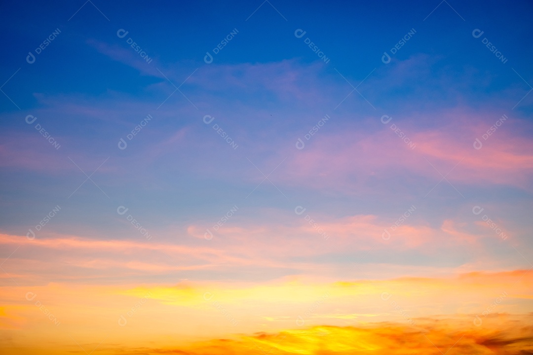 Céu lindo ao entardecer