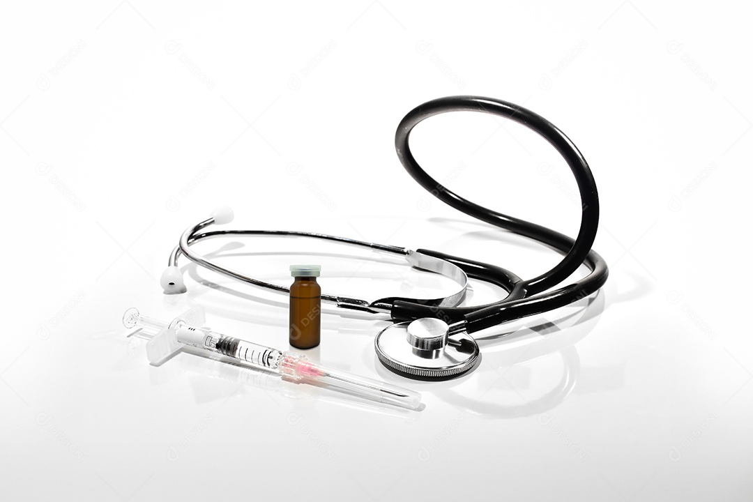 Estetoscópio com seringa e amplo de remédio