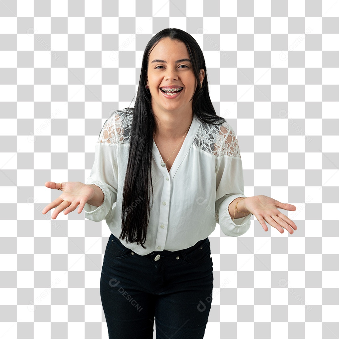 Mulher com Camisa Branca Sorrindo PNG Transparente