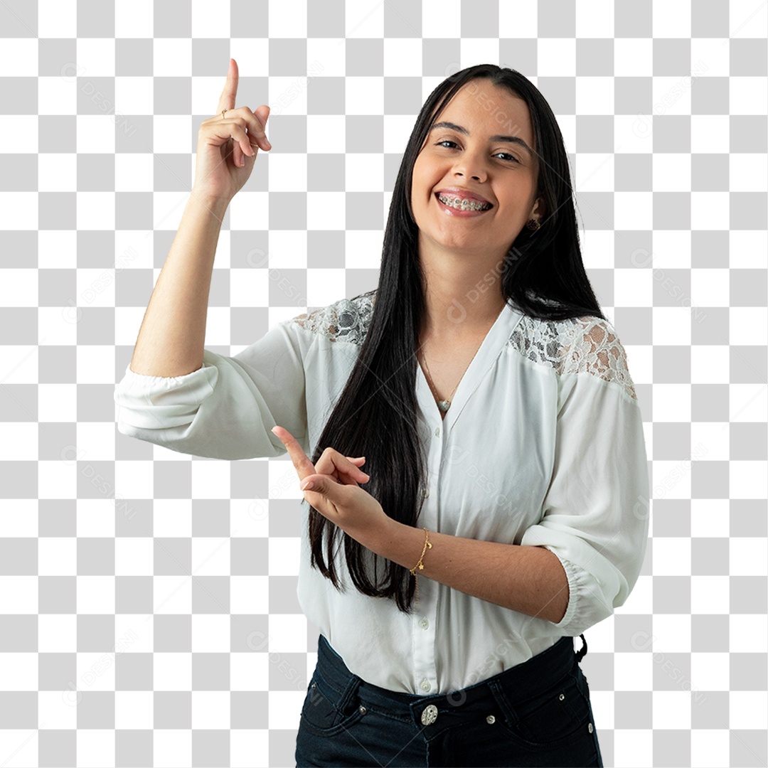 Mulher com Camisa Branca Sorrindo PNG Transparente