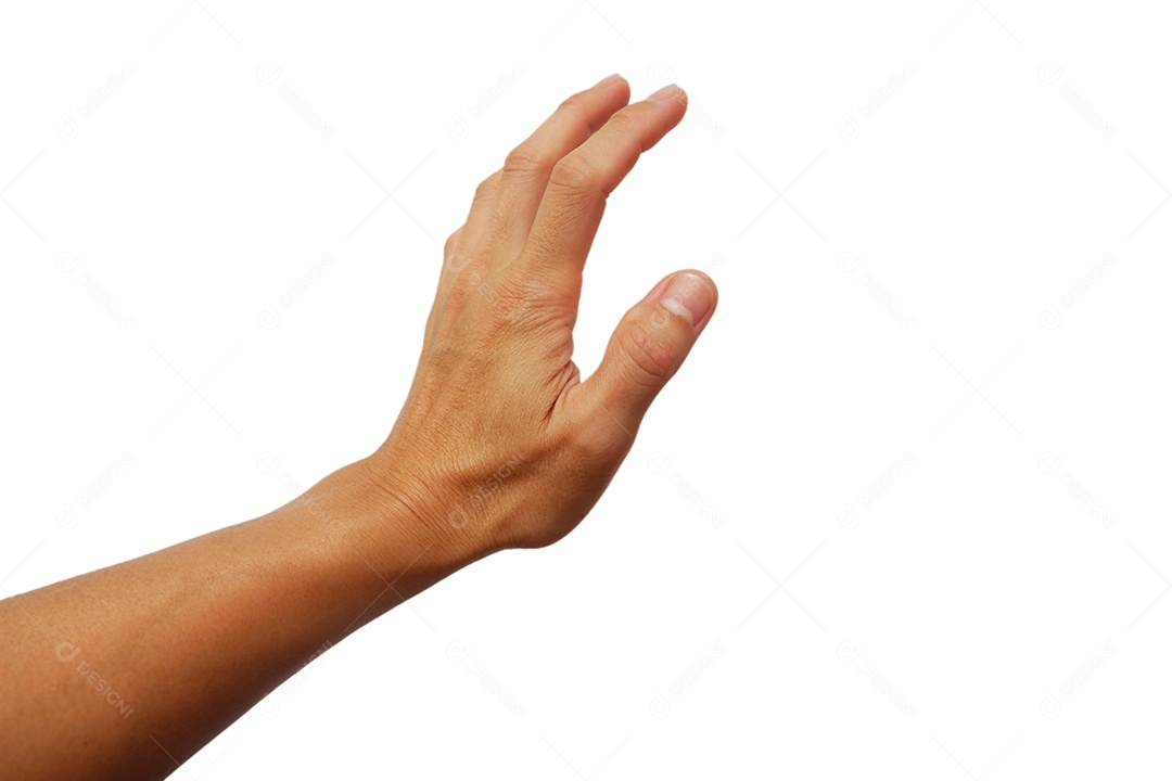 A mão do homem alcançando para pegar algo em um fundo branco