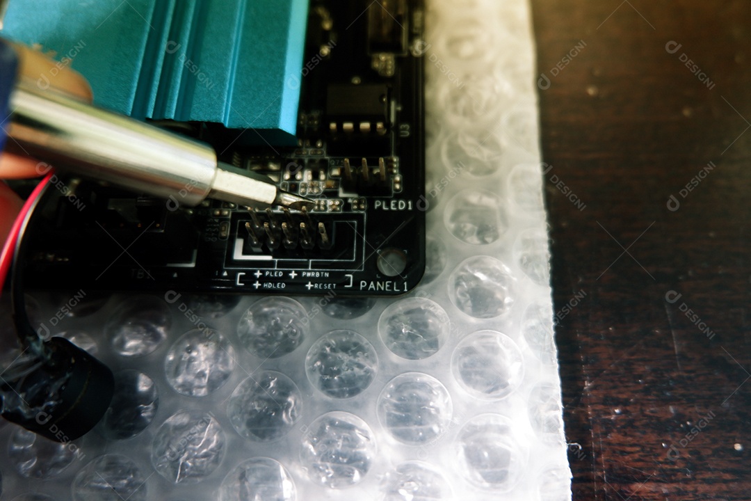 Terminal do interruptor de alimentação para ligar a placa mãe do computador