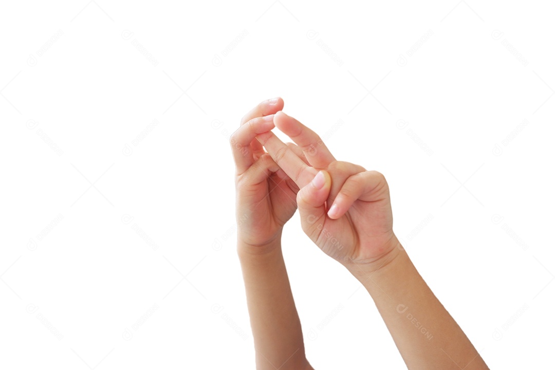 Mãos de menino asiático fazendo gestos em fundo branco