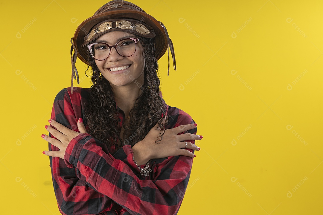 Menina com traje típico de festa junina brasileira