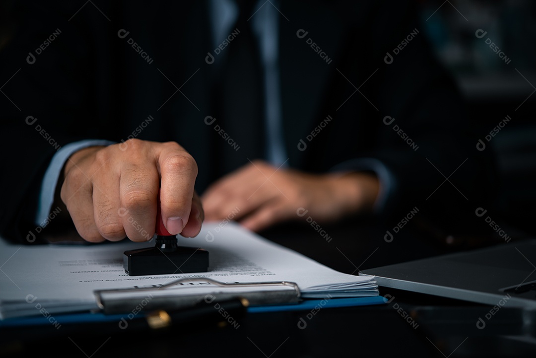 Empresário em um escritório