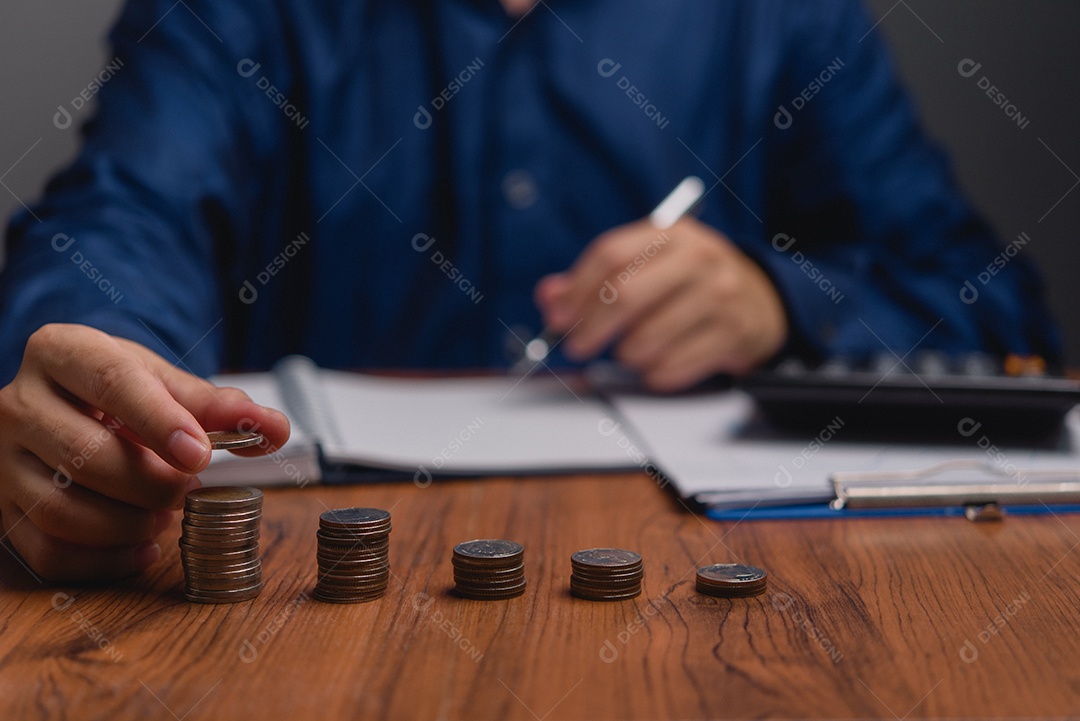 Empresário sobre um escritório