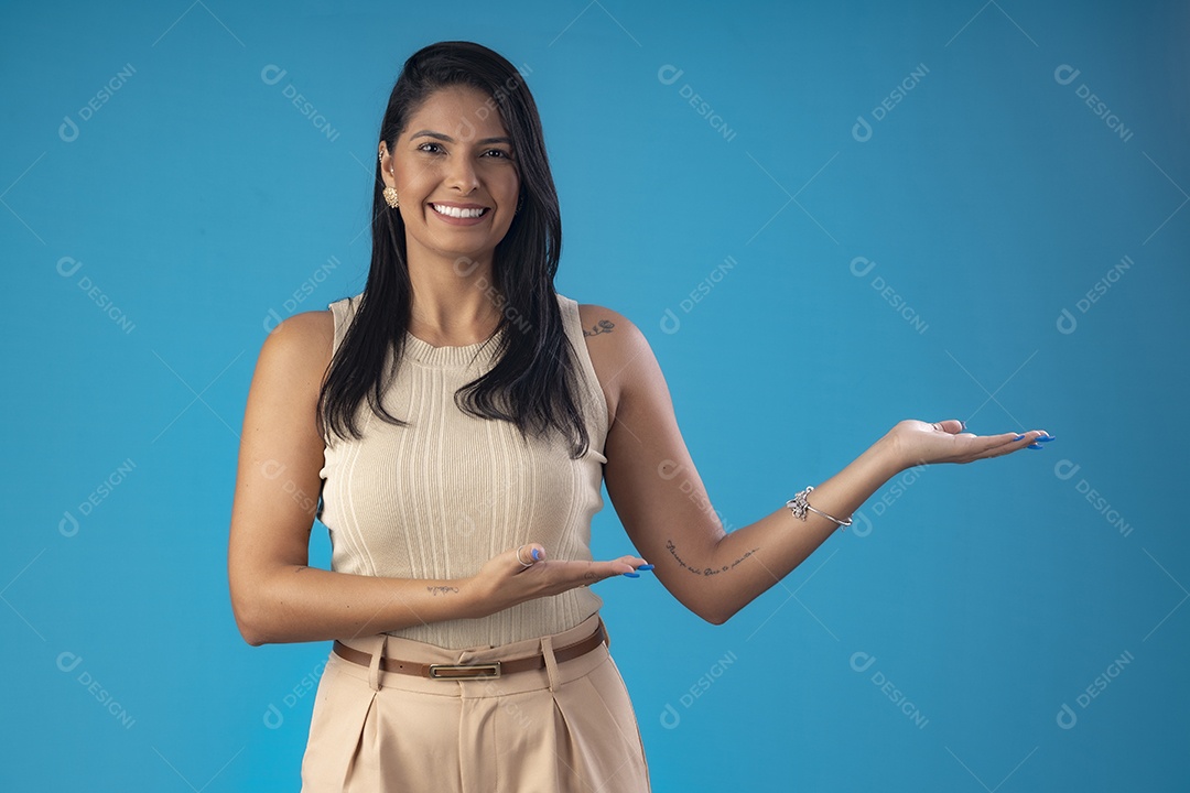 Mulher linda sorrindo