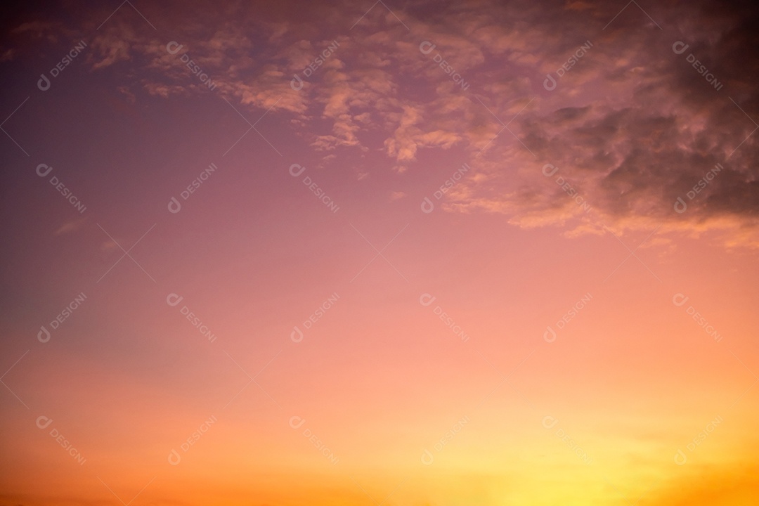 Céu lindo em um entardecer