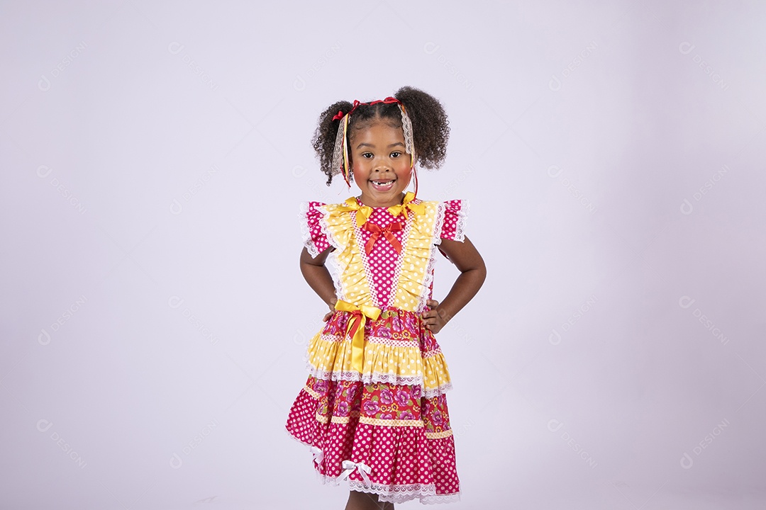 Moreninha linda a caráter para festa junina