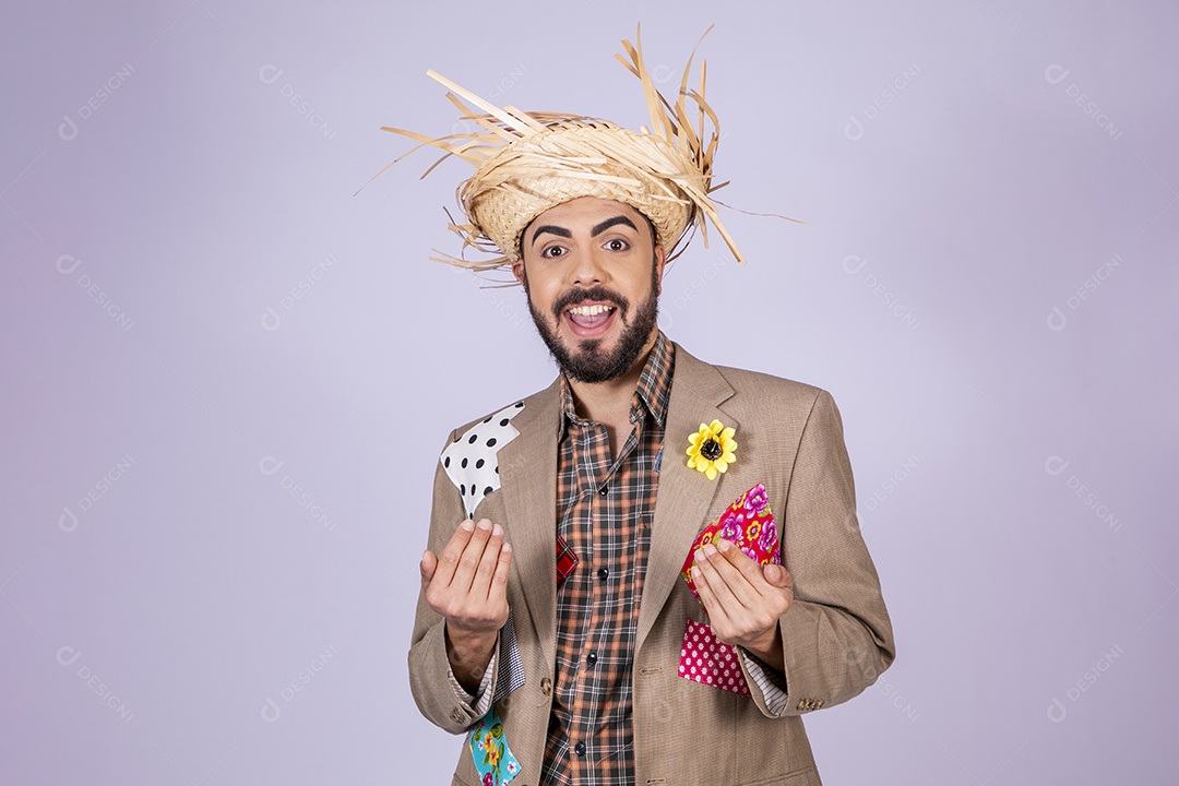 Jovem quadrilheiro animado para festa junina com gesto chamando