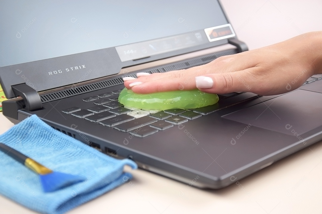 Gel verde de limpeza para teclado de computador