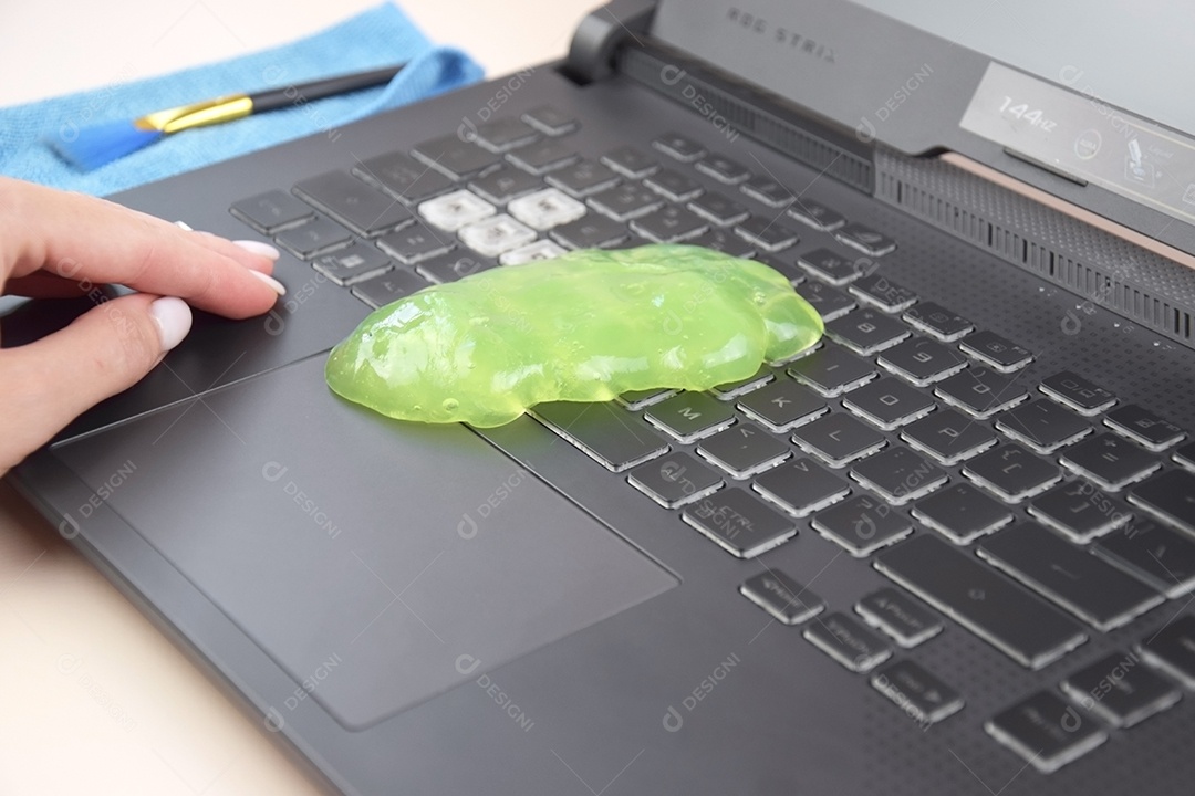 Gel verde de limpeza para teclado de computador