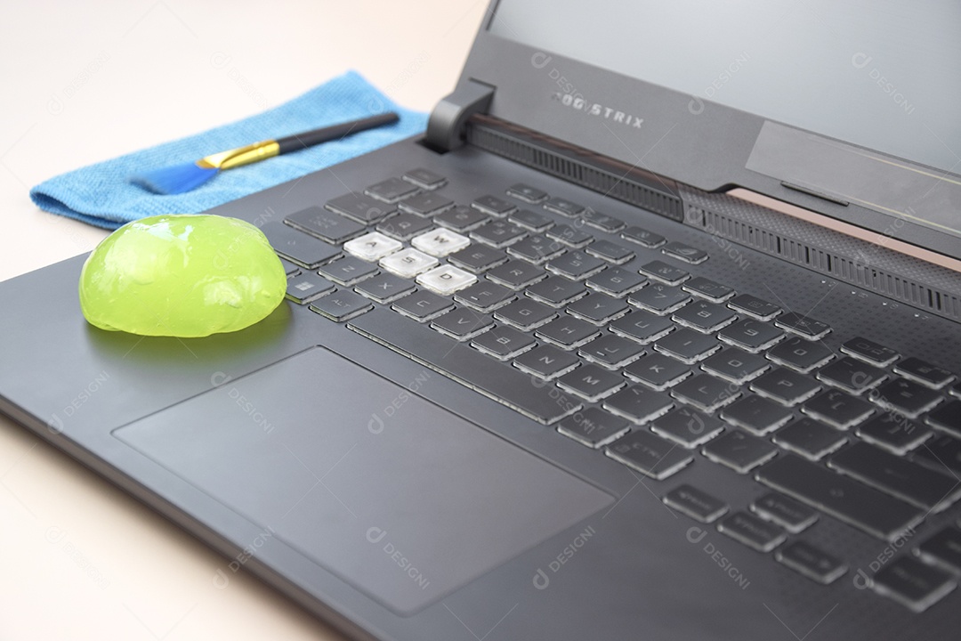 Gel verde de limpeza para teclado de computador