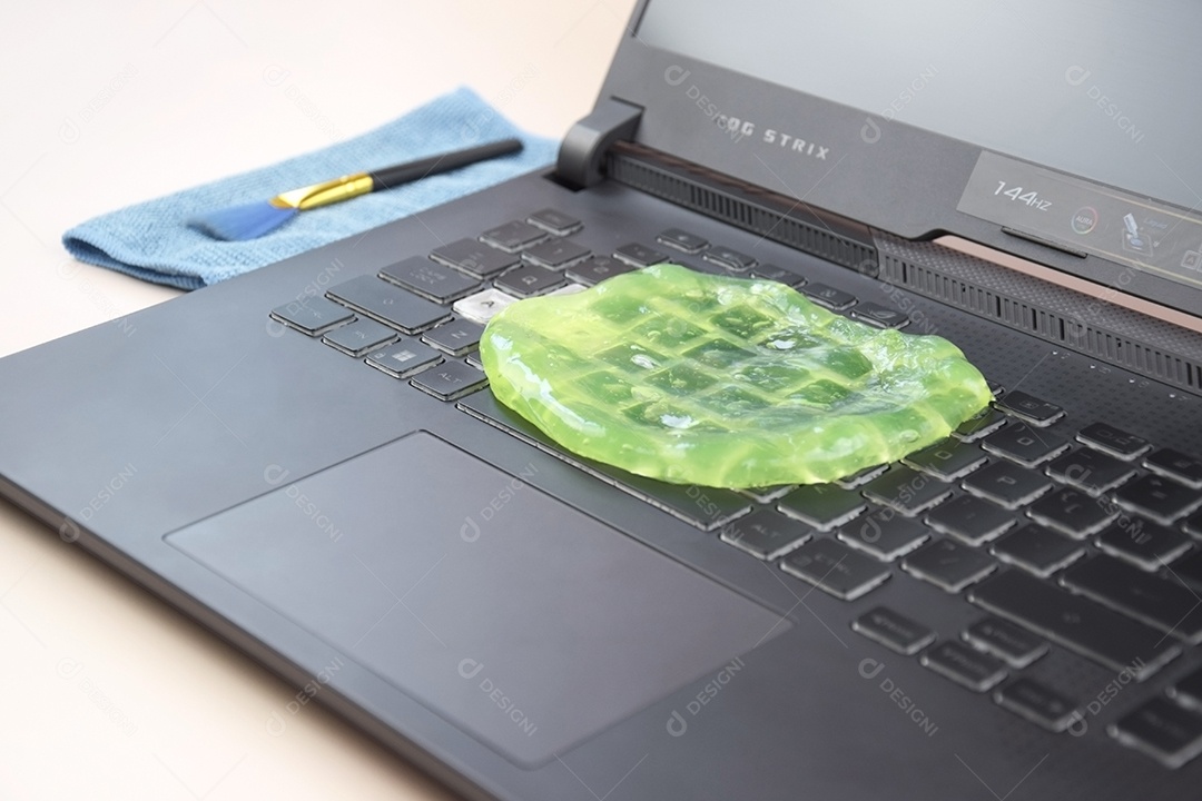 Gel verde de limpeza para teclado de computador