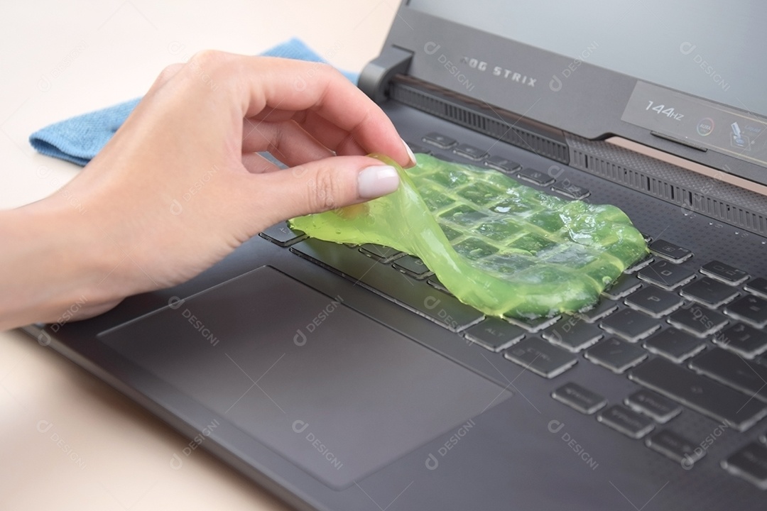 Gel verde de limpeza para teclado de computador